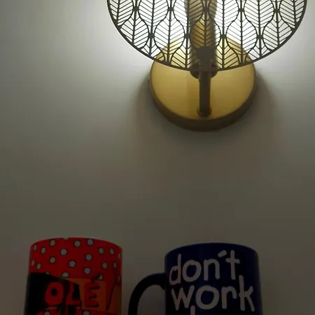 Central Guest House アパート