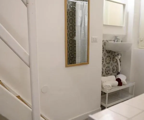 アパート Central Guest House *