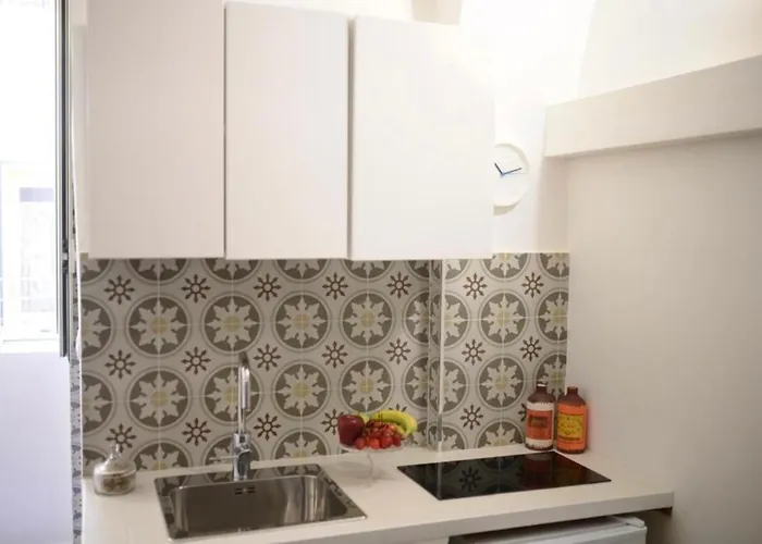 Central Guest House * ナポリ