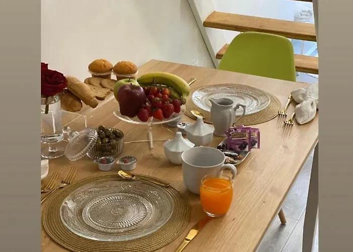 Central Guest House ナポリ