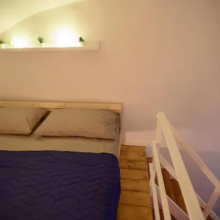 Central Guest House Apartmán Neapol